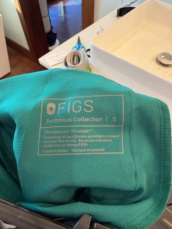 Figs Hunter Green Set - Picture 6 of 6